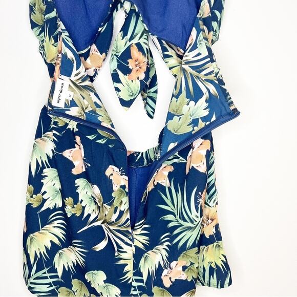 Superdown myra front tie floral romper Size Medium - Picture 7 of 9